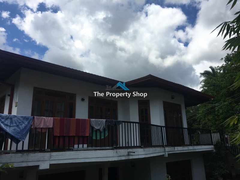 ull; Tow storied Luxury house for sale in "Kundasale Town", Kandy.ull; 300m to munasinghe fule stationull; 5 Bedrooms with 3 bathrooms Living, Dining and 1 Kitchen Area. ull; Parking available for 2 vehicles in front space.ull; Excellent view of the mountain Rangeull; Water, Electricity, Telephone facilities are available.ull; 20Ft road access to the property.ull; Documents in orderull; Good neighbourhood.ull; Quiet natural surroundings.ull; Easy access to kandy cityull; Taxi Stand, Shops, mini Supermarkets, Bank: 05 minutes.ull; walking distance to Kundasale town 300m                                                                                   Call us for an appointment to visit the property.Please contact us for more Details: Hotline - 0815662566 / 0777 507 501                                       Genuine buyers only.NO BROKERS PLEASE..Visit our website for more properties.
